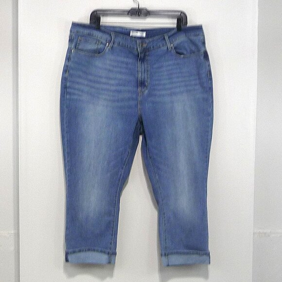 Levi's Signature Mid-rise Capri SIZE 22 STRETCH - Picture 1 of 8